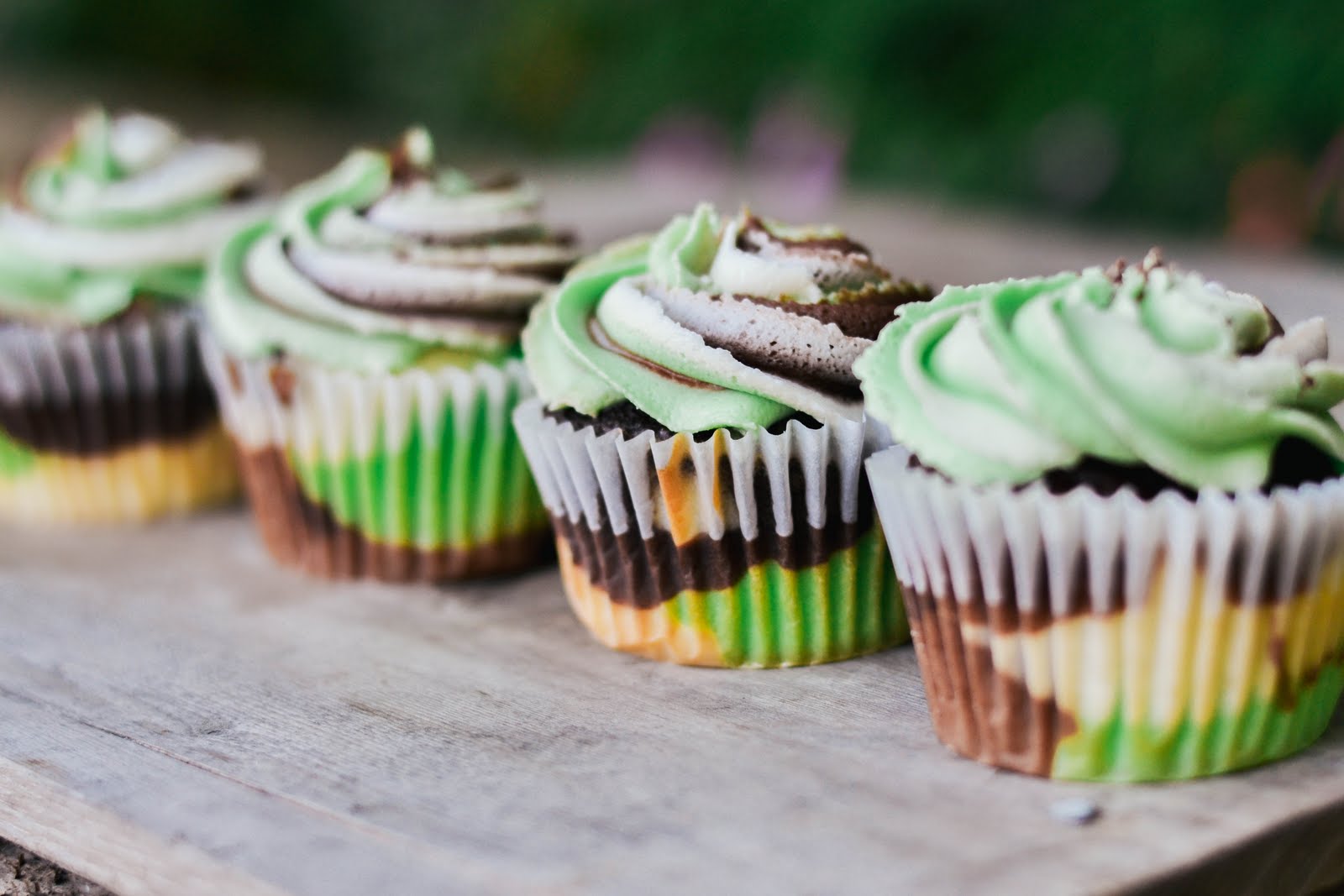 camo+cupcakes-13.jpg