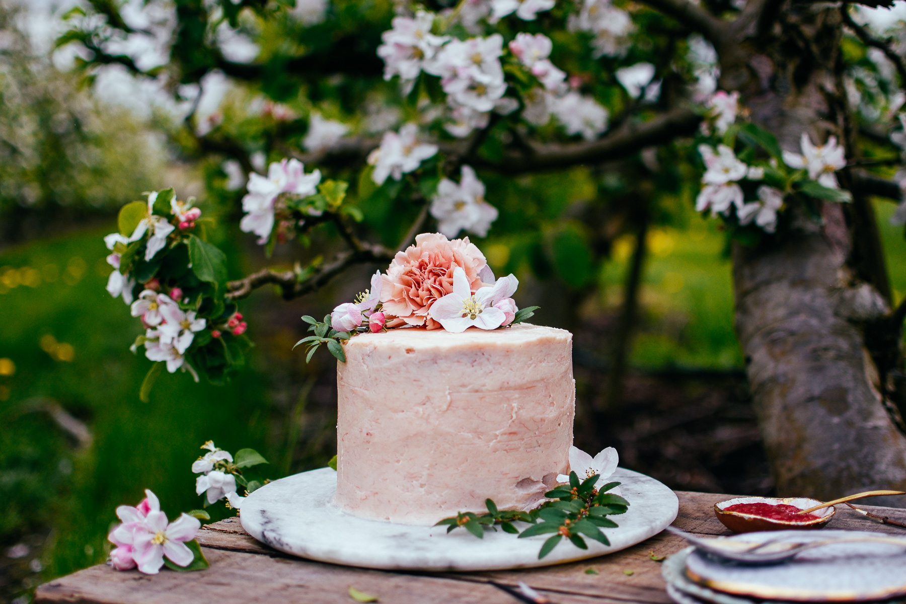 rhubarb almond layer cake