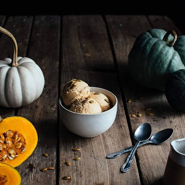 Dairy free pumpkin ice cream is new on the blog! I used coconut milk as the base, fresh pumpkin puree, and a few warm spices to make the coziest ice cream!! 🎃🎃🎃
Link is in my profile!
.
.
#pumpkintime #pumpkinspice #pumpkinicecream #farmtotable #dairyfreeicecream #icecreammakesyouhappy #foodphotography #foodstyling #onthetable #mycommontable #thebakefeed #f52grams #feedfeed #foodblogfeed #foodfluffer #moodygrams #buzzfeedfood #huffposttaste #beautifulcuisines #hautecuisines #farmgirlbakes #livethelittlethings #gloobyfood #imsomartha #thefarmersdaughter