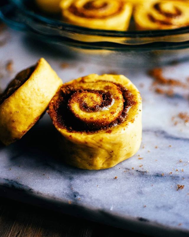 The best treat to yourself is to prep overnight cinnamon rolls the night before 🙌 Seriously a lifesaver during the holidays! Just place the rolls into the fridge immediately after you've rolled and sliced them...and the next morning let them rise for about an hour in a warm place before baking! ❤ I have a pumpkin recipe and an eggnog roll recipe in my blog archives ✨
.
#cinnamonrolls #overnightrolls #holidaydessert #makeahead #foodphotography #foodstyling #onthetable #mycommontable #thebakefeed #f52grams #feedfeed #livefolk #foodfluffer #feedme #livethelittlethings #abmlifeissweet #thehappynow #gloobyfood #imsomartha #farmgirlbakes #thefarmersdaughter